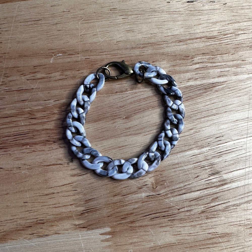 Marbled Grey White Acrylic Chunky Curb Chain Bracelet Bronze Clasp 7.5in